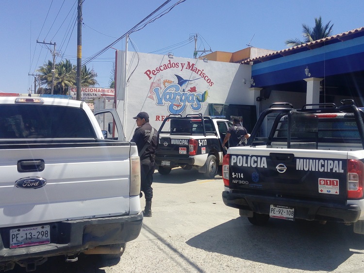 SUJETOS ARMADOS ASALTARON COMENSALES EN MARISCOS VARGAS. – Noticias de la  Bahía – NDLB